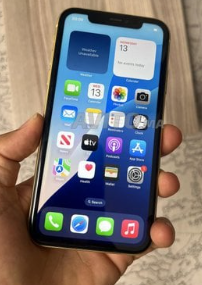 iPhone 11 64G 2 400 DH