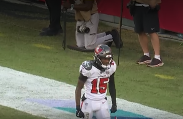 49ers Lose Top LB Fred Warner to Season-Ending Ankle Injury